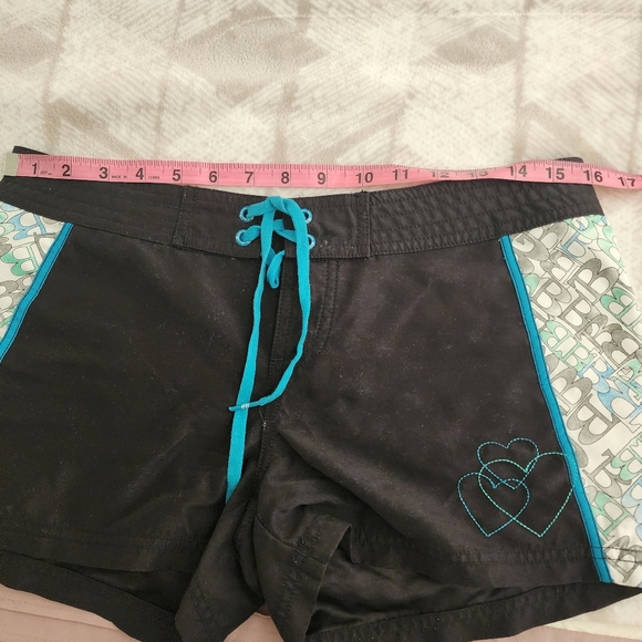 SUMMER SALE Billabong junior sz 5 short board shorts - Picture 5 of 6